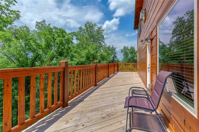 Splash Of Moonshine - Two Bedroom Cabin