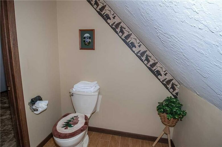 River Chalet - Three Bedroom Cabin