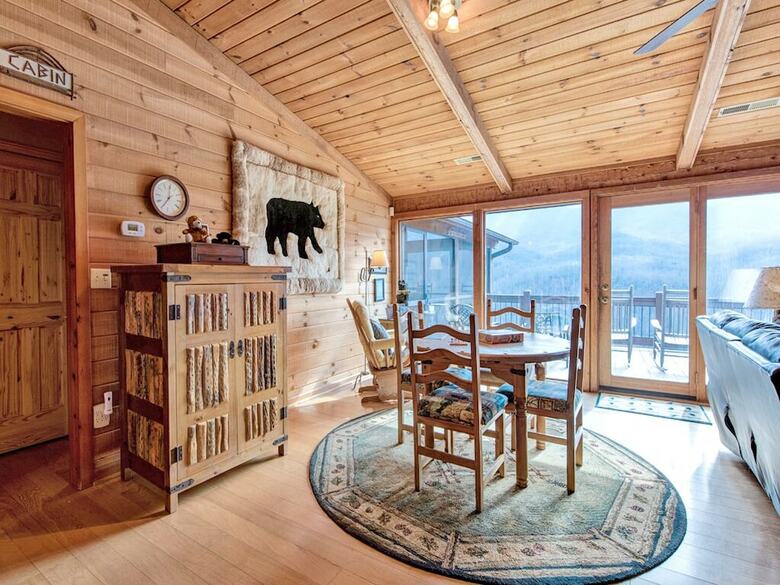 Resting Bears - Three Bedroom Cabin