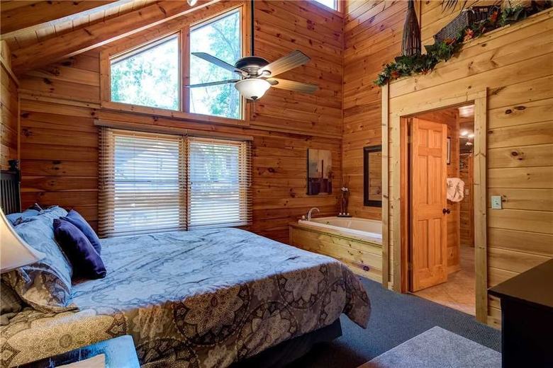 Zen Bear Retreat - One Bedroom Cabin
