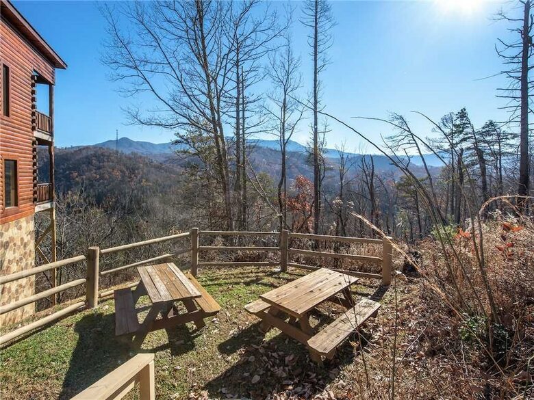 Bears Eye View - Four Bedroom Cabin