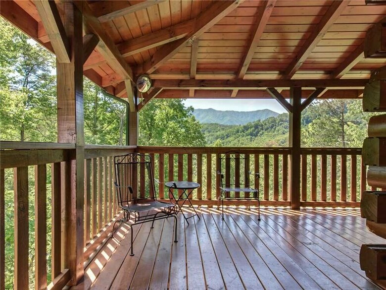 Triple Mountain View - Three Bedroom Cabin
