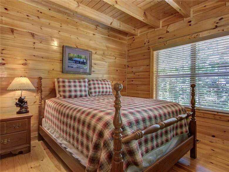 Triple Mountain View - Three Bedroom Cabin