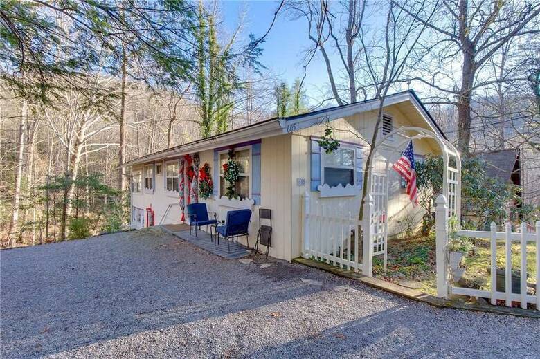 A Precious Place - Two Bedroom Cabin
