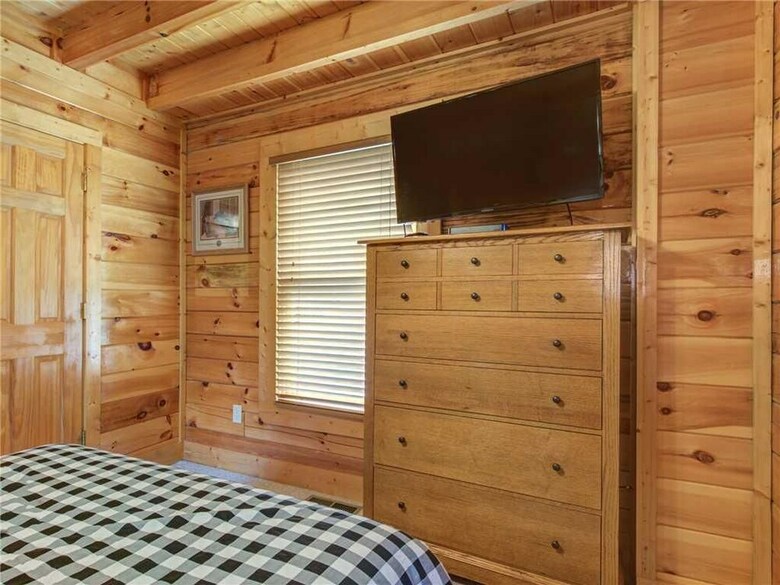 Bear Creek Lodge Covered Bridge - Five Bedroom Cabin