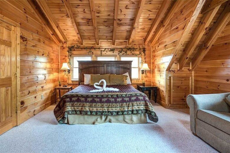 Bear Creek Lodge Covered Bridge - Five Bedroom Cabin