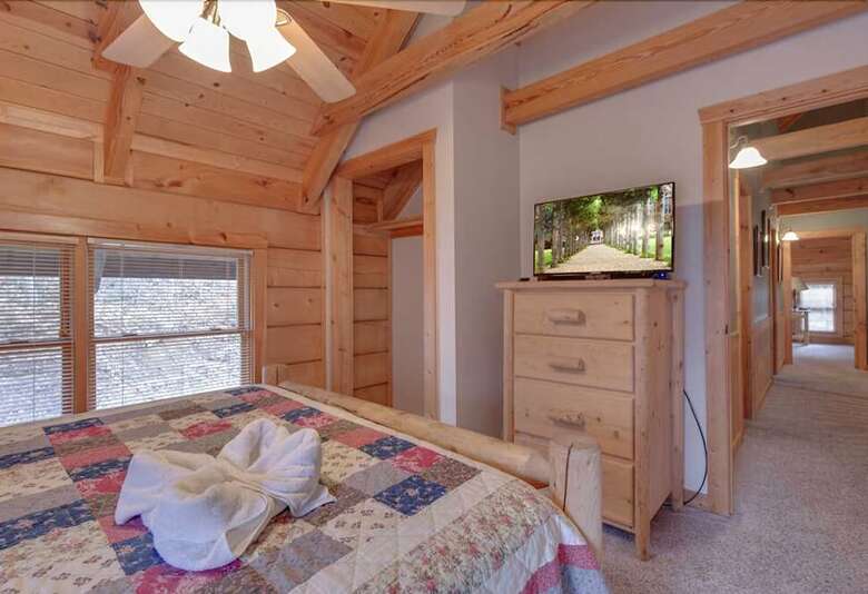 Big Bear 2 - Five Bedroom Cabin
