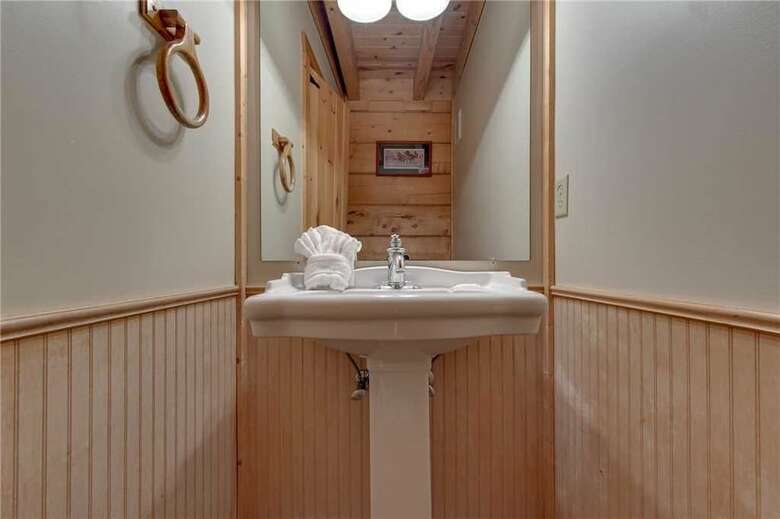Big Bear 2 - Five Bedroom Cabin