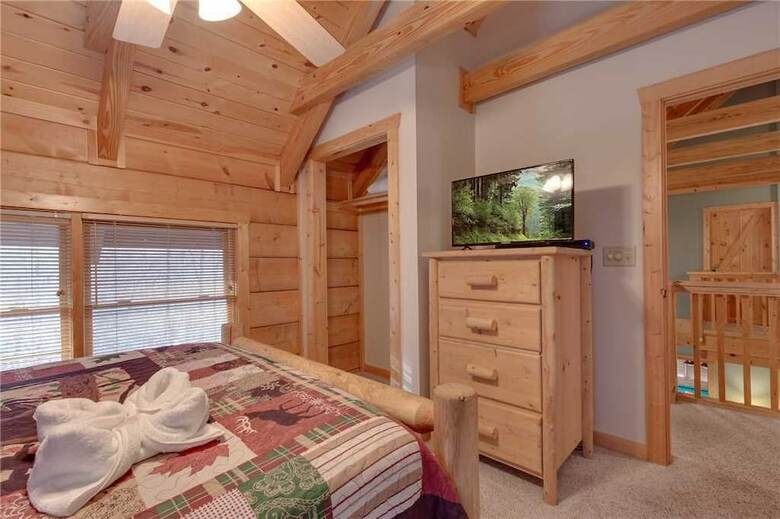 Big Bear 2 - Five Bedroom Cabin