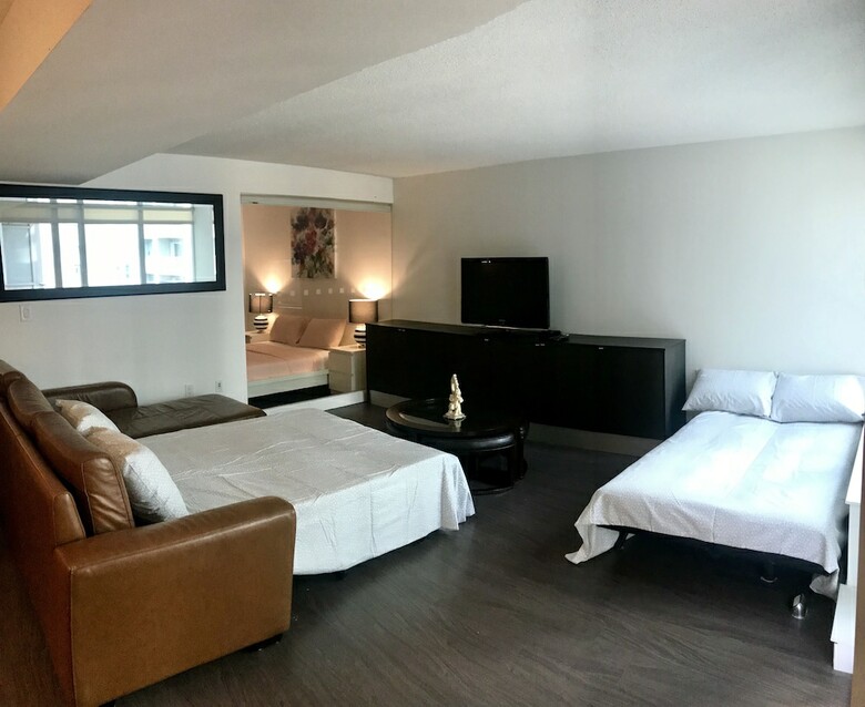 Cn Tower View Design Apart 3bd-2ba Dt