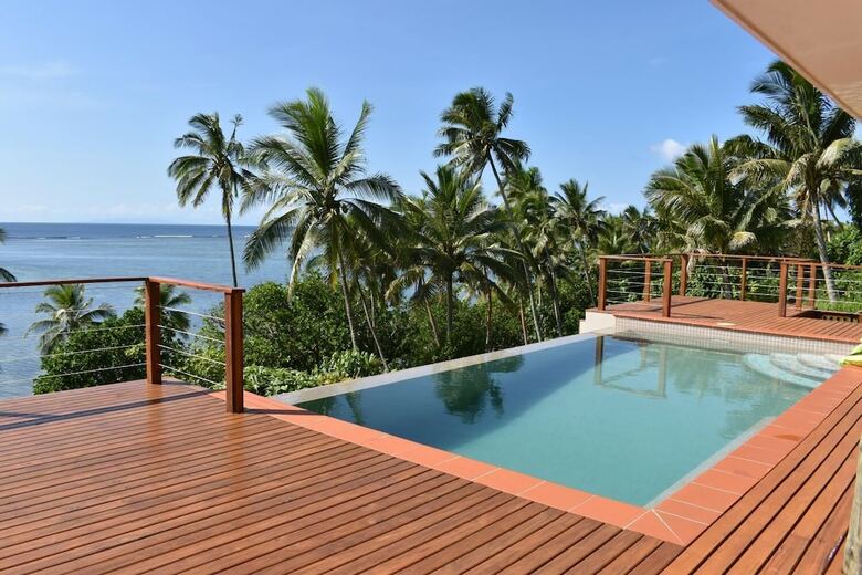 Hotel Island Breeze Fiji