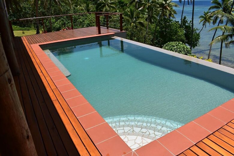 Hotel Island Breeze Fiji