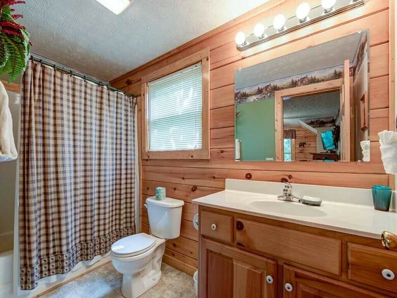 Cubs Cove - One Bedroom Cabin