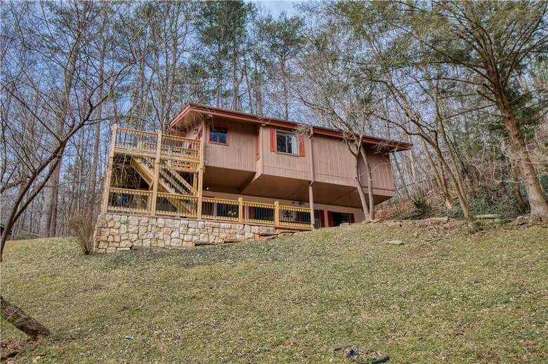 Eagles View 2 - Three Bedroom Cabin