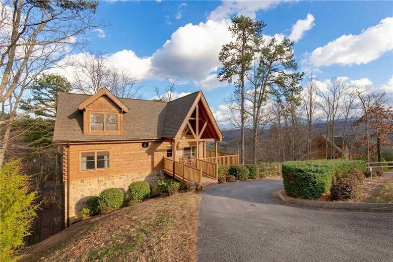 Clear Blue Morning - Three Bedroom Cabin