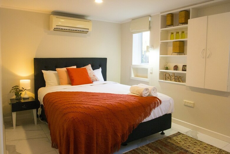Clef's Guest House On Coronation Road