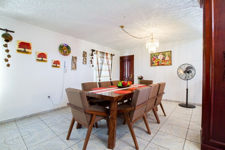 Lia Ajijic - Lakeside B&B