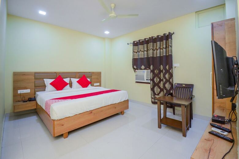 Hotel Oyo 22071 Shri Baba Excellency