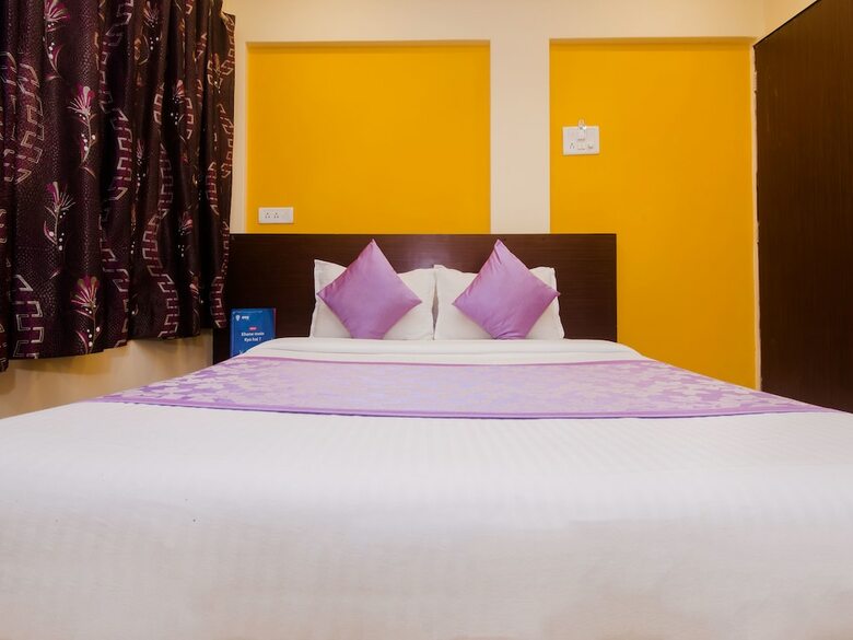 Oyo 13470 Hotel Symphony House