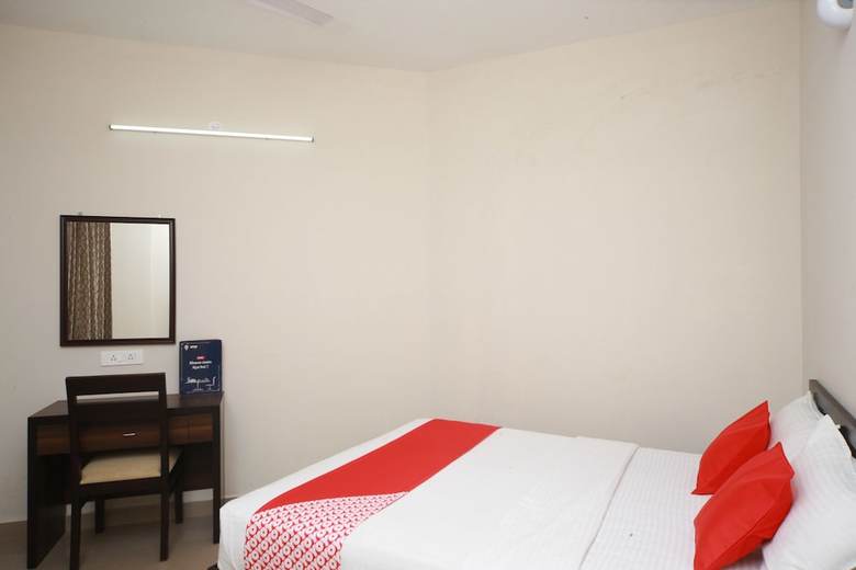 Hotel Oyo 27660 Aptin Vanila Suites