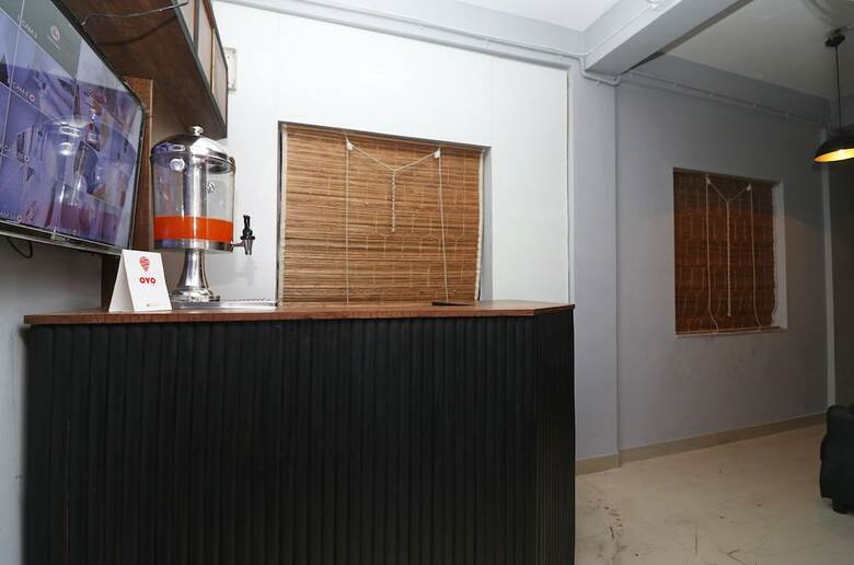Hotel Oyo 22591 Srj Inn