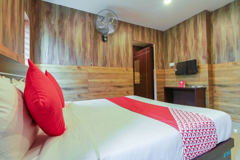 Oyo 26990 Hotel Ivory Grande