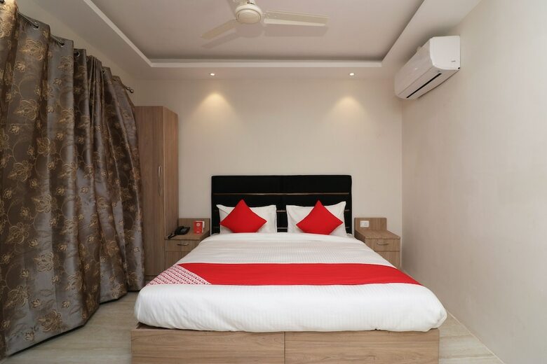 Hotel Oyo 23080 Flagship Siva Builders