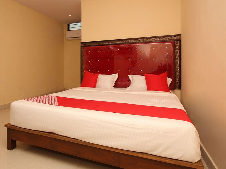 Hotel Oyo 7343 Al Shareef Palace