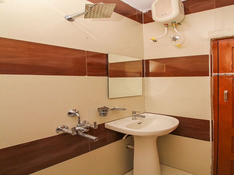 Hotel Oyo 7343 Al Shareef Palace