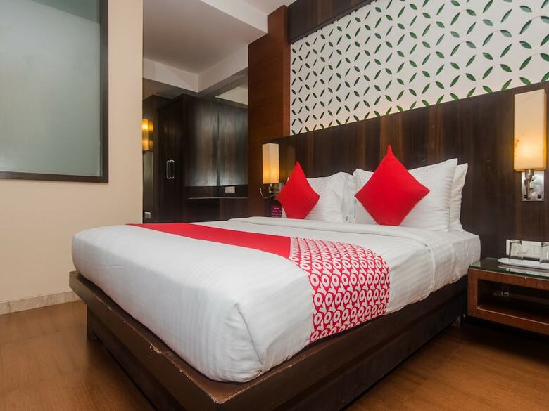 Hotel Oyo 18449 Vinamra Residency