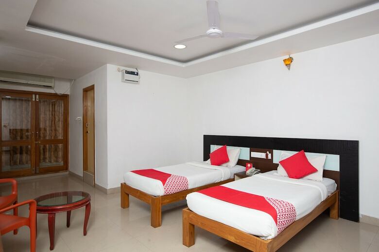 Hotel Oyo 26947 The Lavish