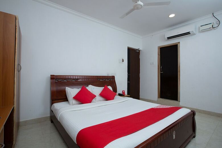 Hotel Oyo 26947 The Lavish