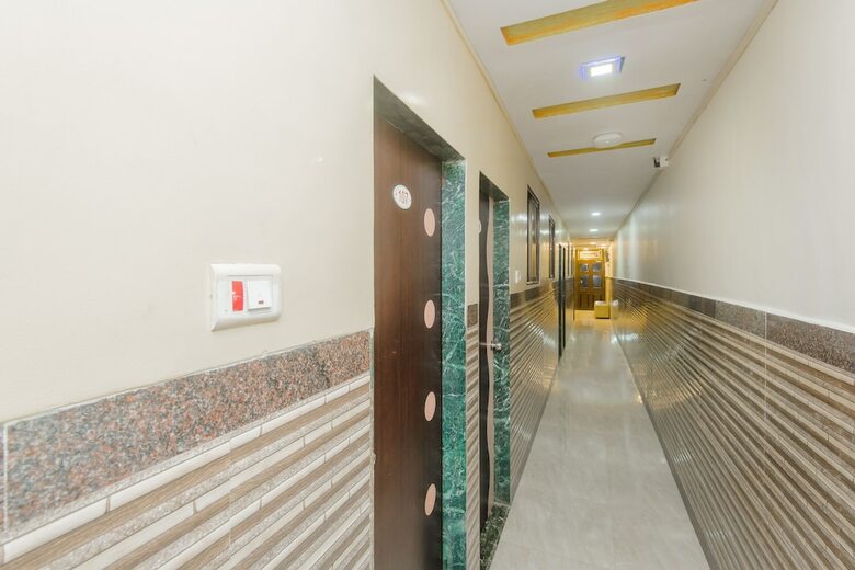 Hotel Oyo 18842 Amana Suites