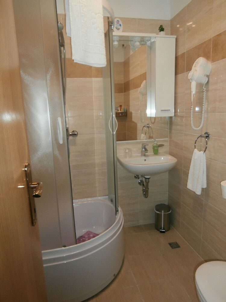 Hotel Apartments Song
