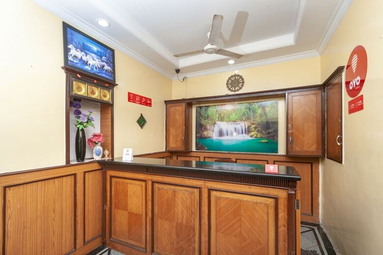 Hotel Oyo 22280 Kences Inn
