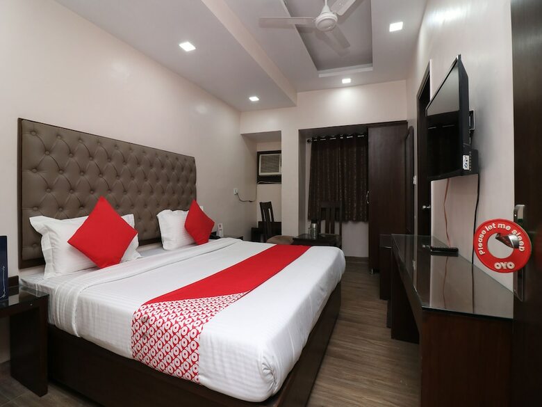 Oyo 27802 Hotel Boom Room