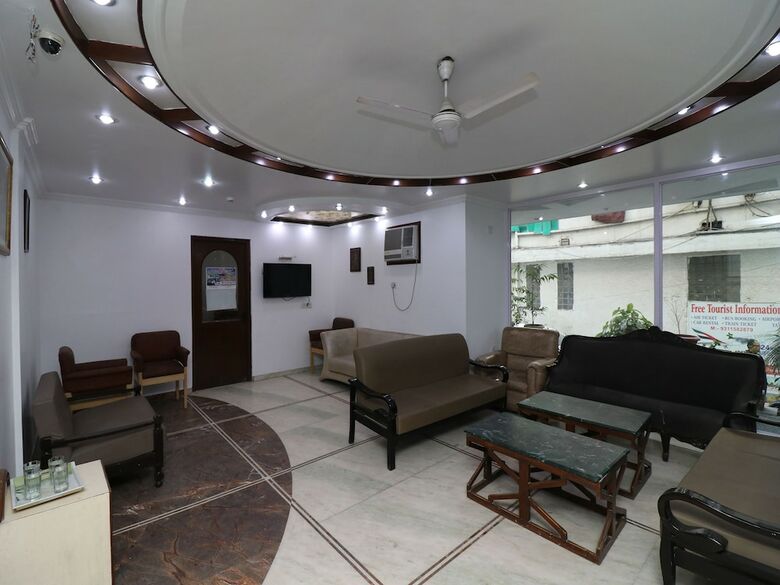 Oyo 27802 Hotel Boom Room