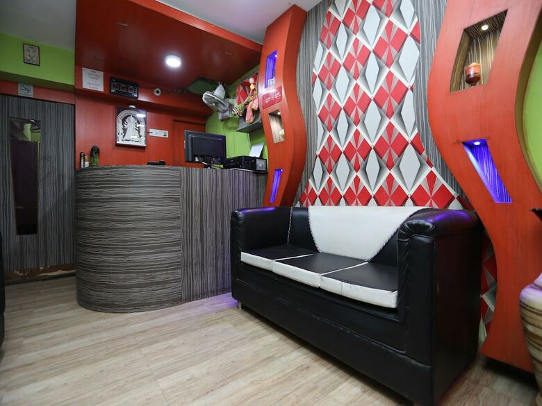 Oyo 15114 Ivy Hotel