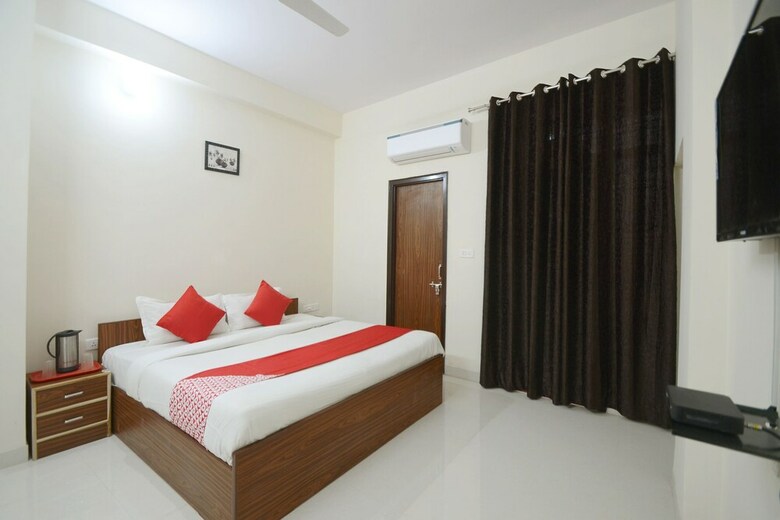 Oyo 19970 Hotel Pink View