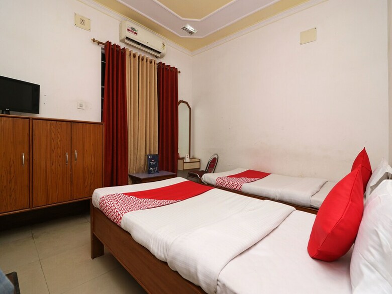 Oyo 17111 Hotel Pritika