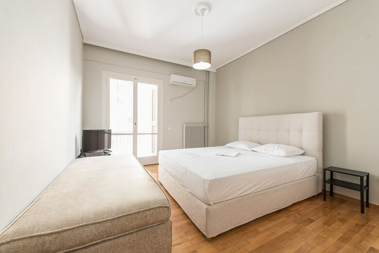 Victoria Black Pearl Apartments