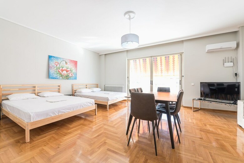 Victoria Black Pearl Apartments