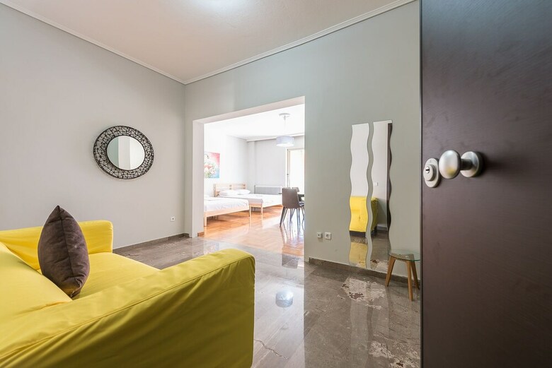 Victoria Black Pearl Apartments