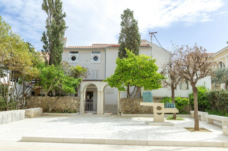 Apartments In City Center Ventus