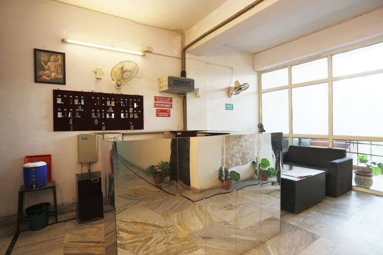 Hotel Oyo 14654 Brs Homes