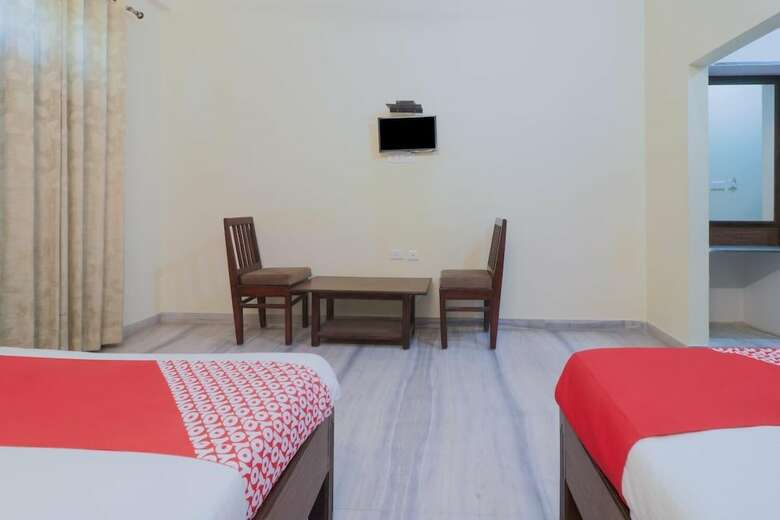 Oyo 24535 Hotel Payas