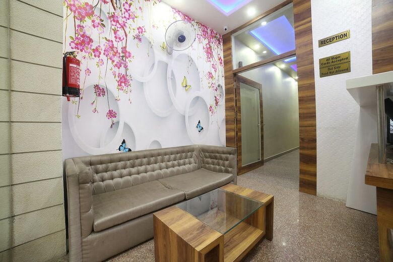 Oyo 24220 Hotel Bohra International