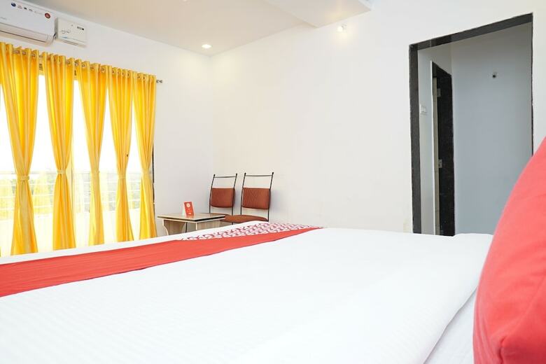 Hotel Oyo 18730 Galaxy Inn
