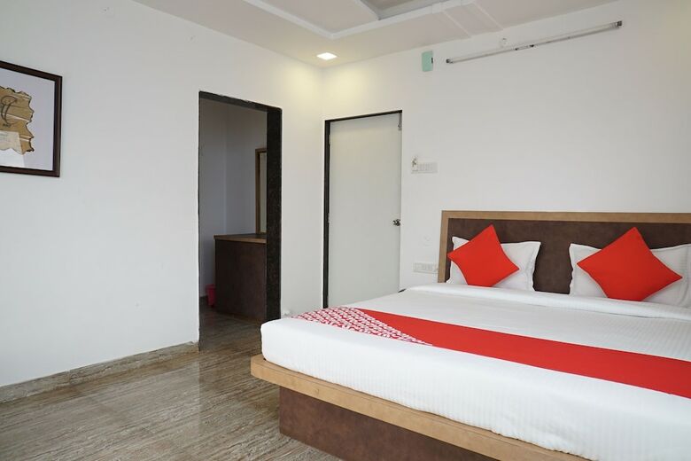 Hotel Oyo 18730 Galaxy Inn