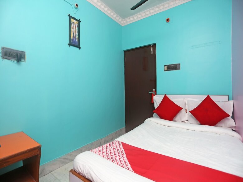 Oyo 22232 Hotel Continental & Lodge